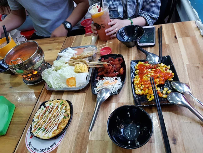 Thưởng thức Quán Ăn Vặt Shin