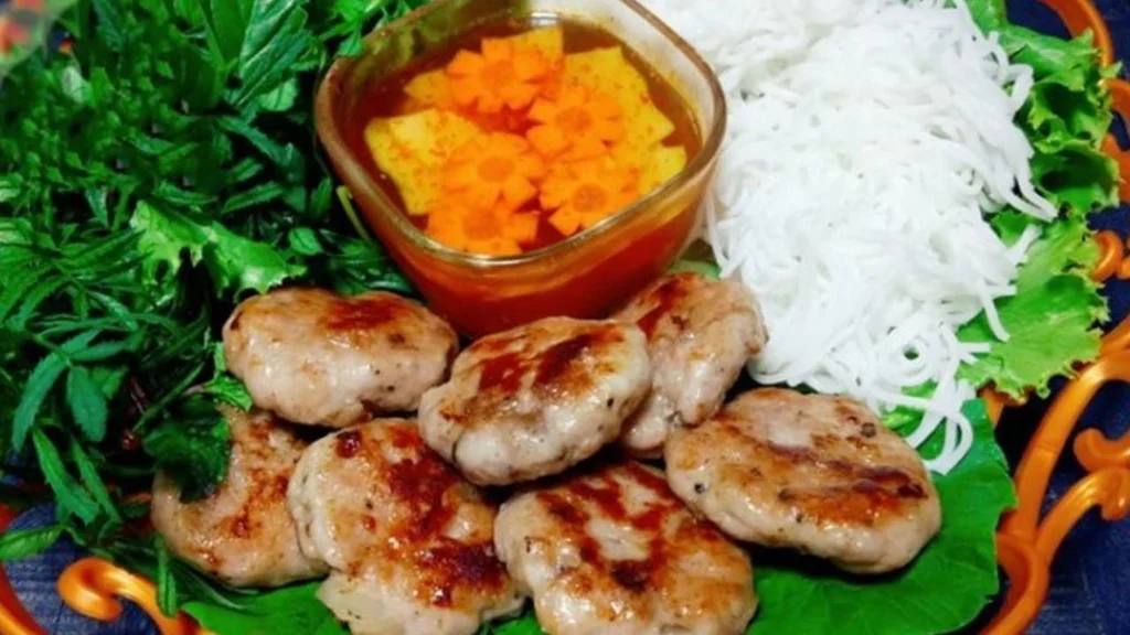 Món bún cha Việt Nam