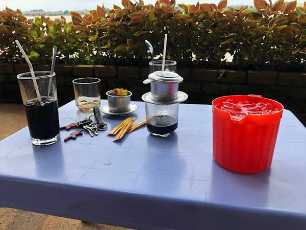 Uống cafe tại Tao Ngộ Bửu Long