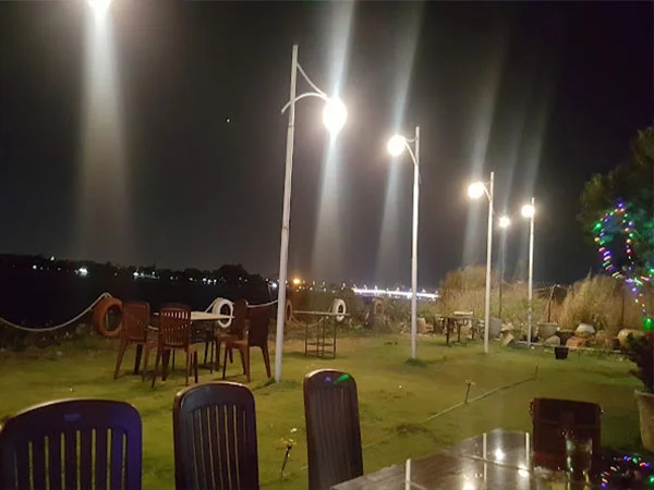 Cafe Lido vào buổi tối
