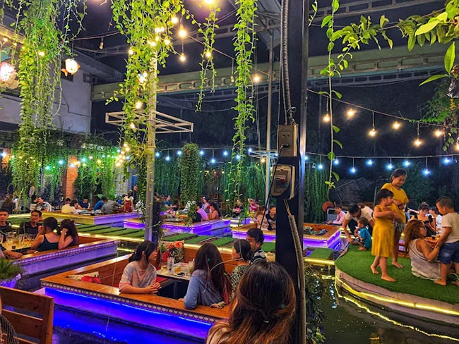 Tổng không gian Quán Cafe Vườn Cá