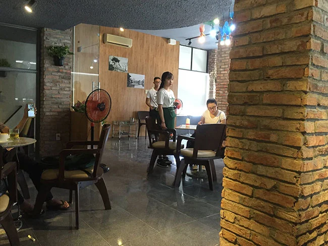 Viva Star Coffee nhân viên xinh xắn