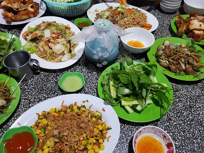 Đồ ăn ngon tại quán Ốc Chòi
