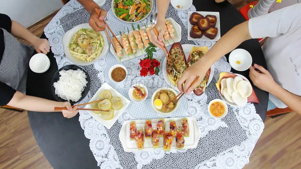 Nấu ăn sum họp bên gia đình