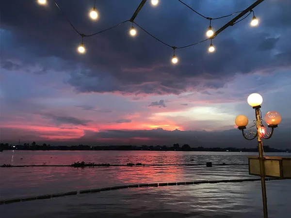 Cafe Hải Âu khi hoàng hôn