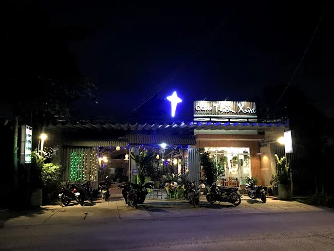 Quán Cafe Thềm Xưa