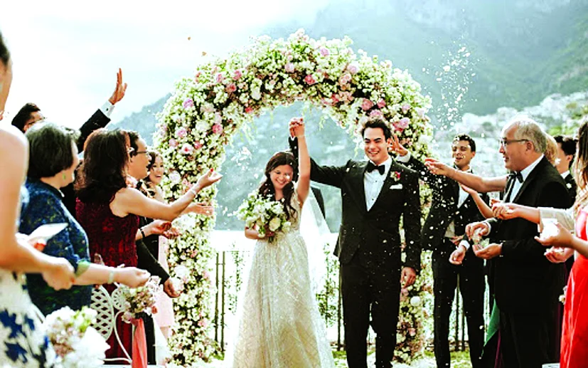 Cách gửi lời mời đám cưới đúng
