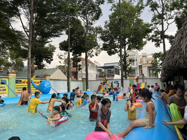 Hồ Bơi Babylon Biên Hòa