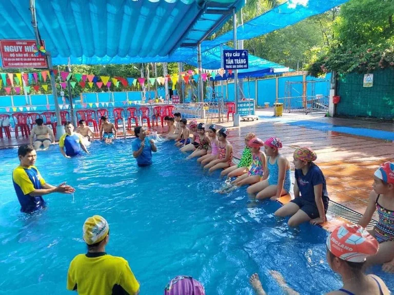 Hồ bơi Công Binh 25