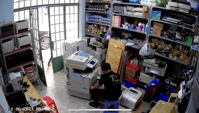 Về sản phẩm mua bán của Triệu Năng