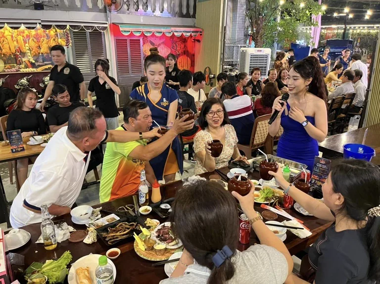 Khai trường nhà hàng Bò Nướng Tảng Biên Hòa