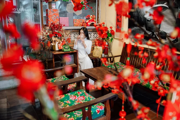 Chụp ảnh tại Cafe Vũ Đại vào dịp tết