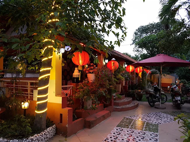 Quán Cà Phê Vua sân vườn